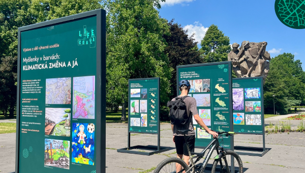 Výstava „Myšlenky v barvách: Klimatická změna a já&quot;